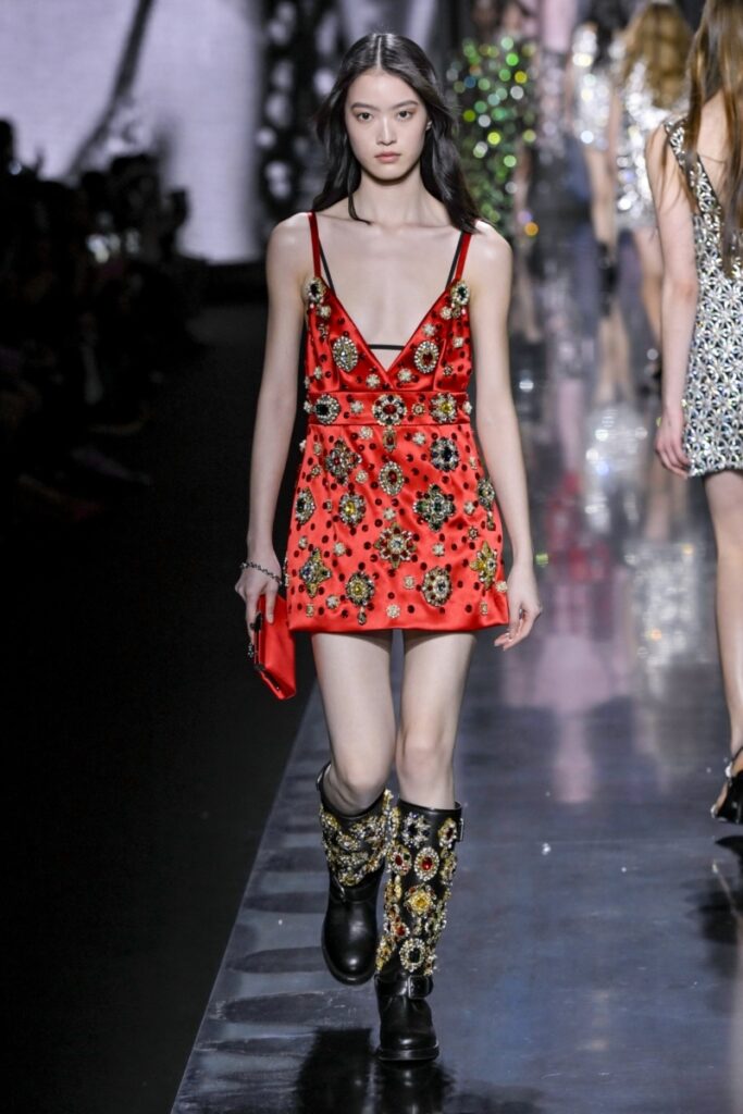 [Μοντέρνα γυναικεία παπούτσια φθινόπωρο-χειμώνας 2025/2026]: διακοσμητικά στοιχεία