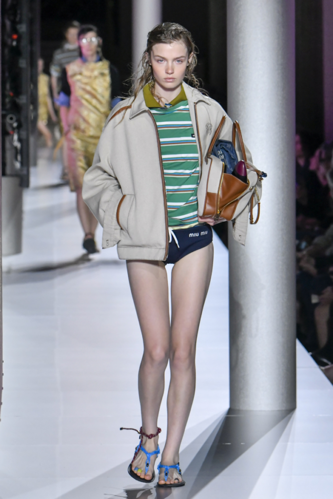 [Fashion trends spring/summer 2024]: φαρδύ μπουφάν, Miu Miu