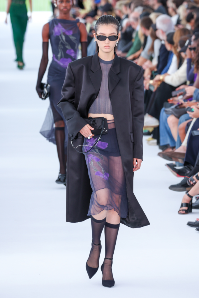 τάσεις μόδας 2024 Givenchy – διαφανή ρούχα