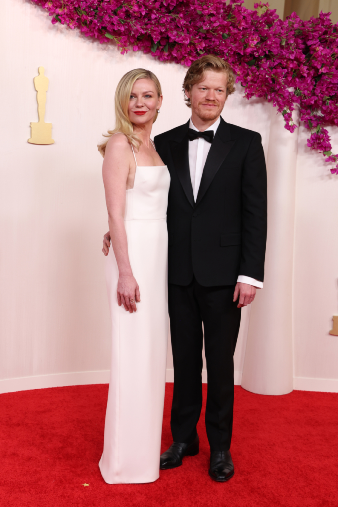 Ο Kirsten Dunst και η Jesse Plemons με κομψό στυλ