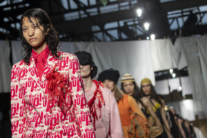 Μοντέρνα μοτίβα για τη σεζόν άνοιξη-καλοκαίρι 2025