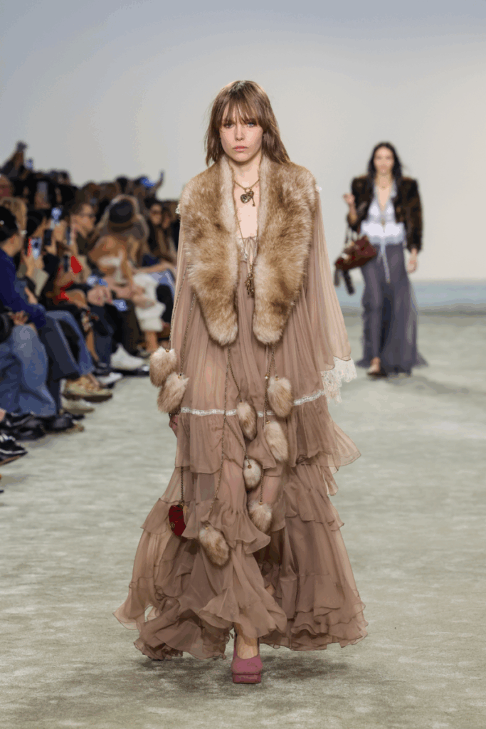 τάσεις φθινόπωρο-χειμώνας 2025/2026 επίδειξη Chloé