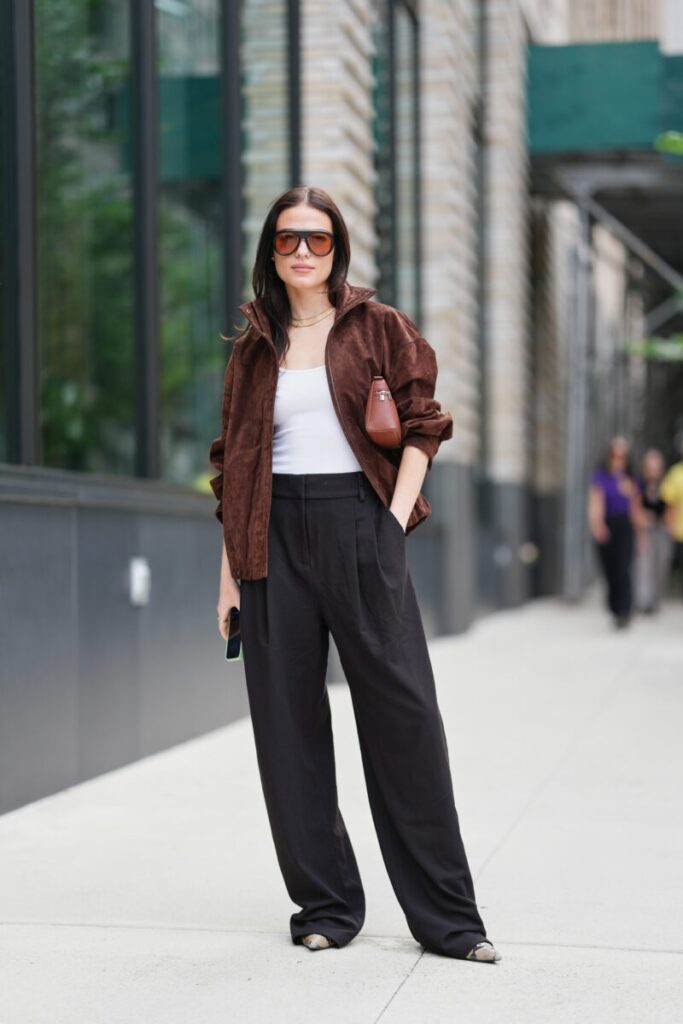 Black Friday 2025, κλασικό μαύρο παντελόνι