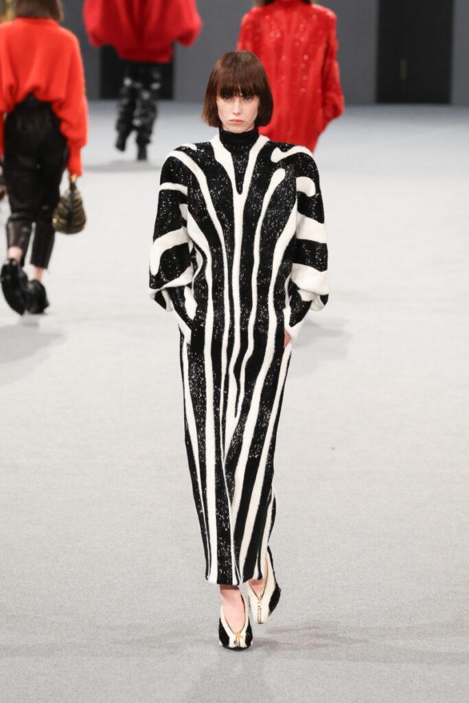 [Τάσεις σε φορέματα φθινόπωρο-χειμώνας 2025/2026]: με ζωικά μοτίβα